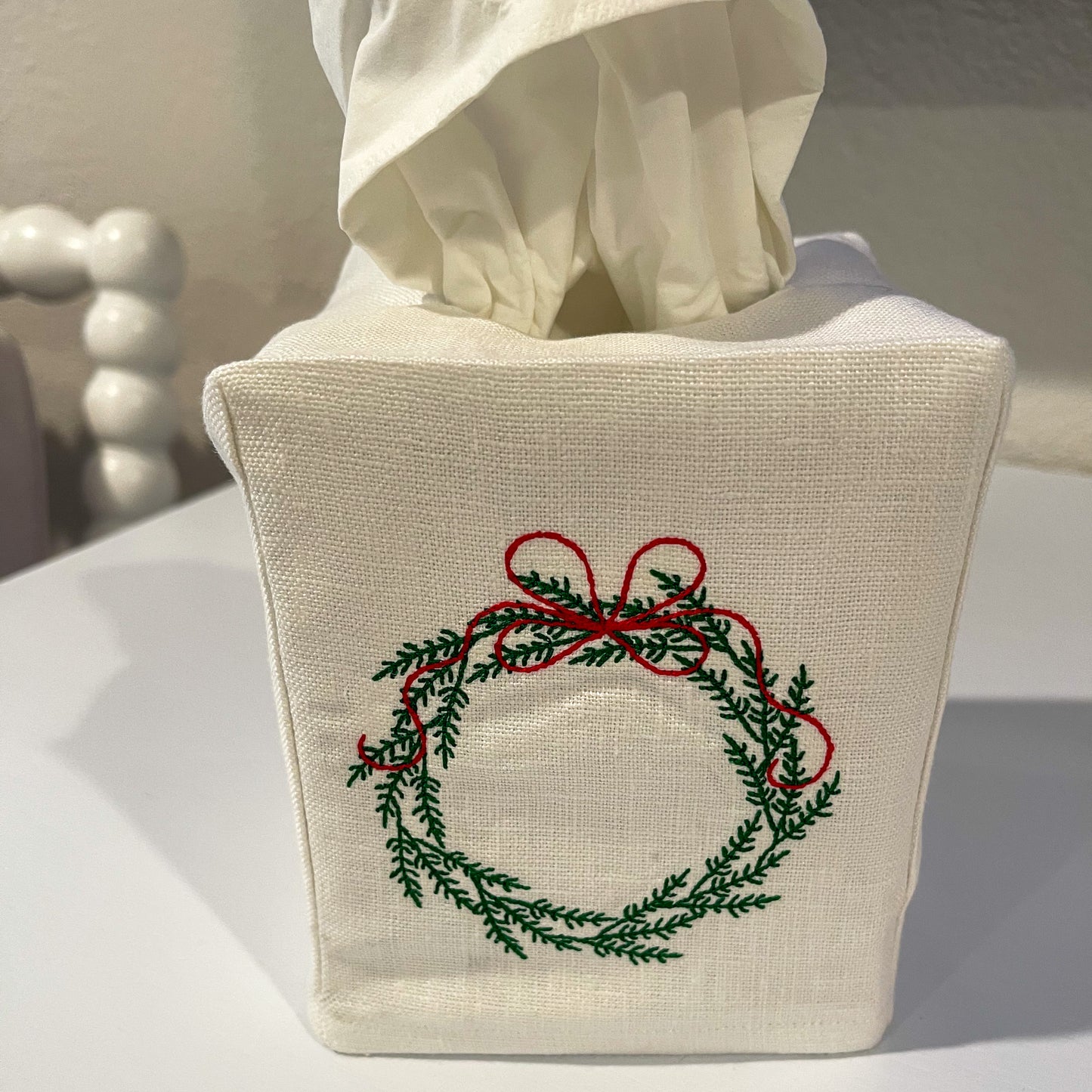 Christmas Wreath Embroidered Tissue Box Cover