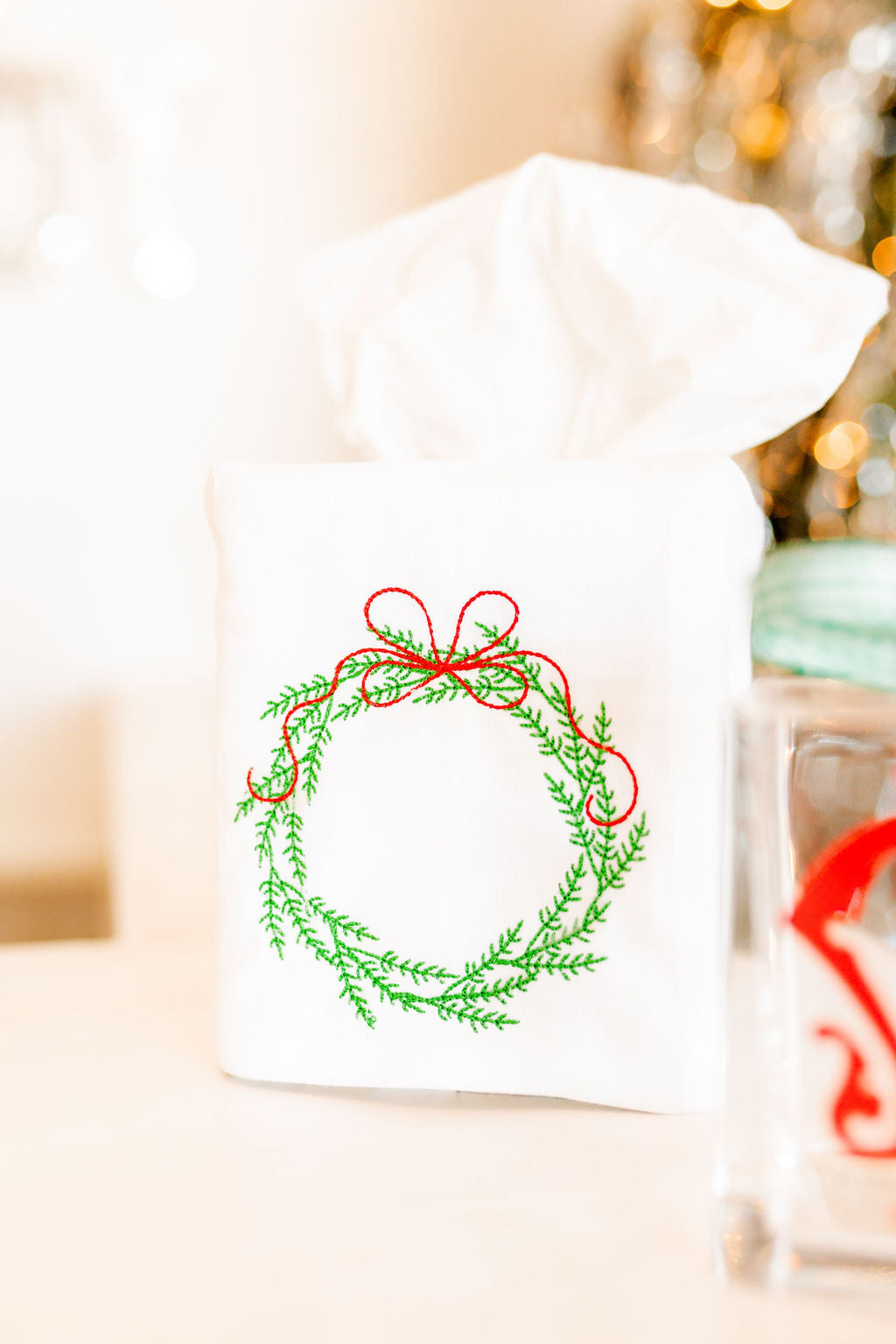 Christmas Wreath Embroidered Tissue Box Cover