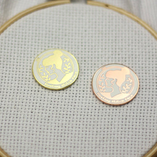 Resting Stitch Face Yellow Gold Magnetic Needle Minder
